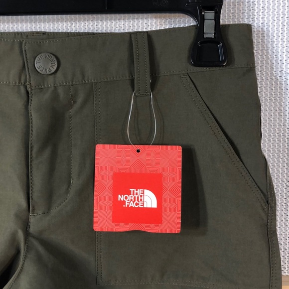 NWT The North Face Girl Parker Short Size: Medium - Picture 3 of 4